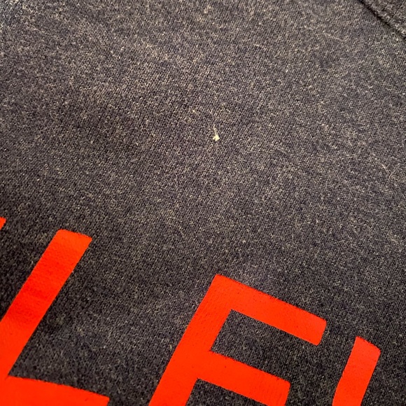 SOLD!! Hilfiger Crewneck - Picture 5 of 5